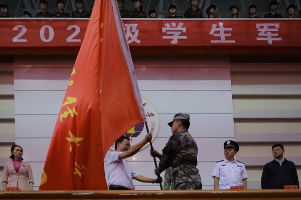 顾芮冰 (1).jpg